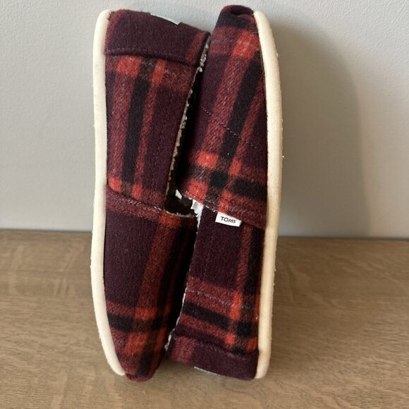 TOMS Women's Size 8 M Slippers Black Red Flannel - Picture 7 of 7